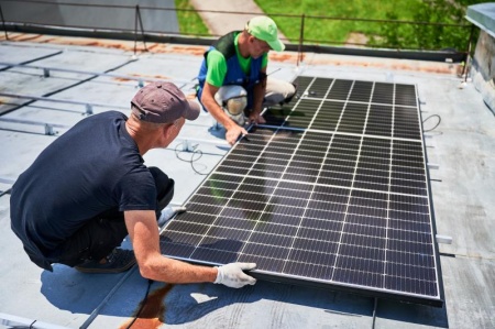 Investir dans des panneaux solaires, une solution économique et écologique